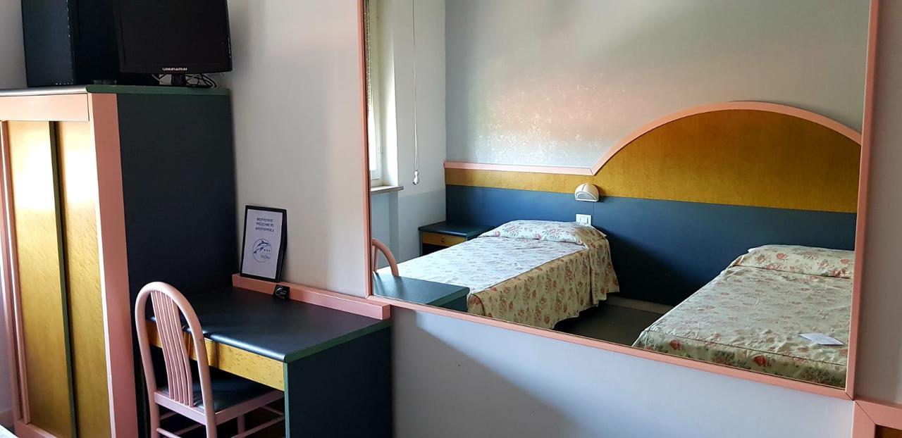 Albergo Ristorante Il Delfino Novara Exteriör bild